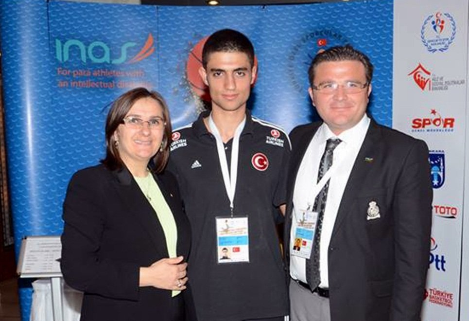 TÜLAY KAYNARCA`DAN ÖZEL MİLLİ BASKETBOLCUMUZA DESTEK