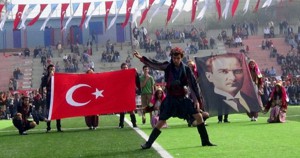 CUMHURİYET BAYRAMI KUTLAMALARI SİLİVRİ`DE GECE YARISINA KADAR SÜRDÜ