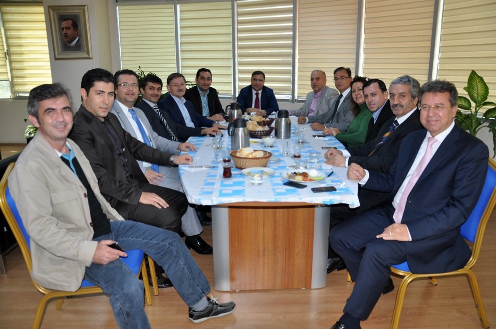 AK PARTİLİ ADAY ADAYLARI STRATEJİ TOPLANTISINDA BİR ARAYA GELDİ