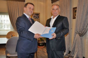 BAŞKAN IŞIKLAR YENİ TAPULARI KENDİ ELLERİ İLE VERDİ