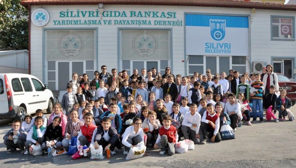 SEVİM AVNİ ÇOĞAL İLKÖĞRETİM OKULU ÖĞRENCİLERİNDEN ÖRNEK DAVRANIŞ