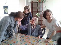 HUZUREVİ’NDE SAADET