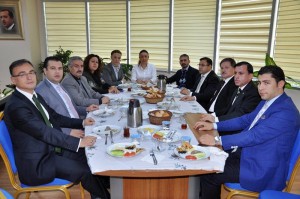 AK PARTİ ’10’ ADAY ADAYI İLE ’10’ KOLDAN ÇALIŞIYOR