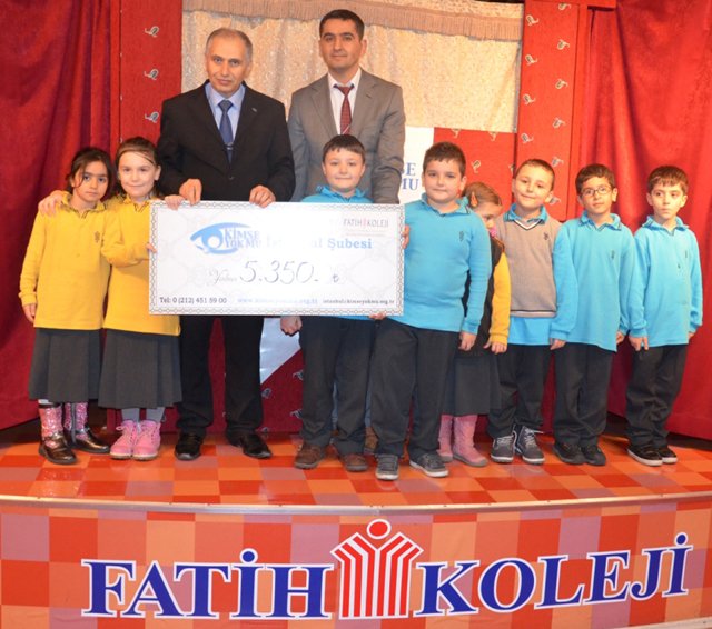 FATİH KOLEJİ MİNİKLERİ YARDIM ELİ UZATTI