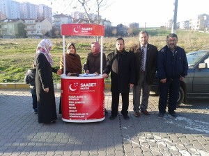 Saadet Partisi Kadın Kolları Stand Açtı