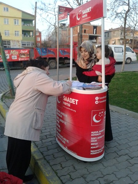 Saadet Partisi Mimar Sinan Pazarında Stand Açtı