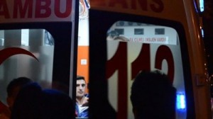 Gençler Arasında Çıkan Kavgada Kan Aktı