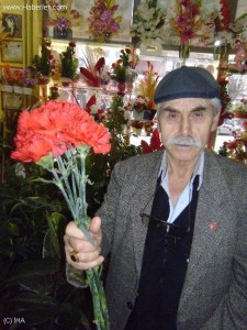 43 Yıldır Eşine Her Sevgililer Gününde Çiçek Alıyor