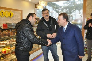 Işıklar Hemşerileriyle El Ele