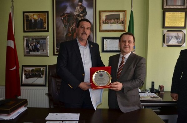 Ziraat Odası’ndan Işıklar’a plaket