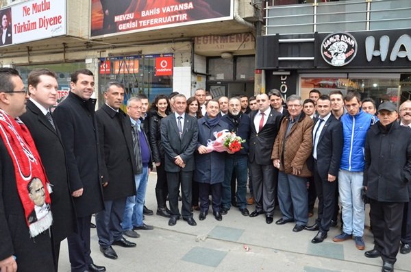 “Ne senden vazgeçeriz ne eserinden!”