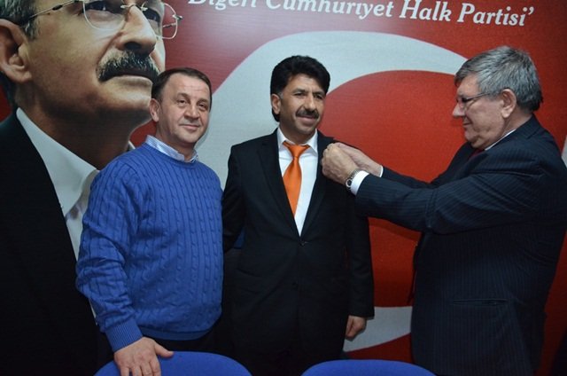 CHP’ye katılımlar sürüyor