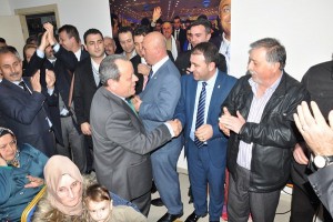 Yılmaz Kandemir’e AK PARTİ rozetini taktılar!