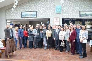 Işıklar, folklörcülerle buluştu