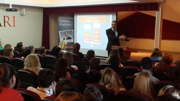 Ünlü Yazar Mümin SEKMAN Mektebim Okulları’nın Konuğu oldu