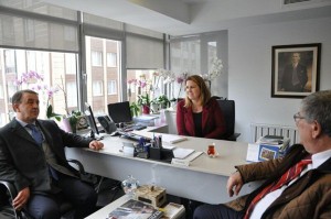 Işıklar banka ziyaretlerine devam ediyor