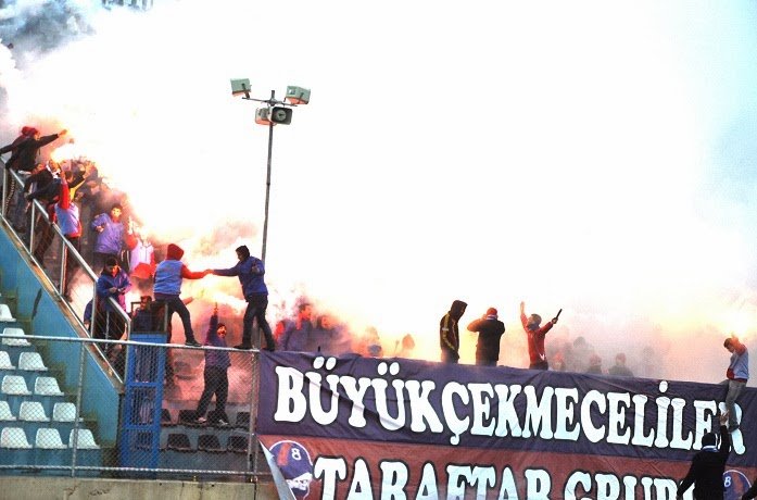 B.Çekmece çıldırdı 3. lig istiyor