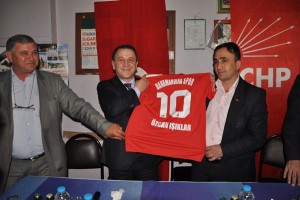 Danamandıralı yurttaşlar Işıklar’ı ayakta alkışladı