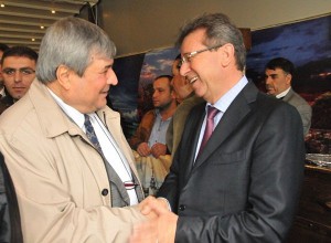 Siyasetin kalbi kuaförlerde atar