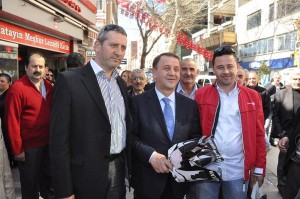 Işıklar, hemşerileriyle kucaklaştı