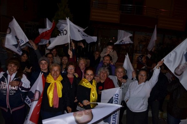 Işıklar Semizkumlar’ı salladı…