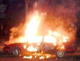 Yanlışlıkla araba yaktılar