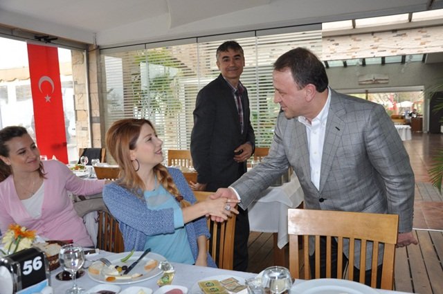 Işıklar’dan Avukatlara Kahvaltı