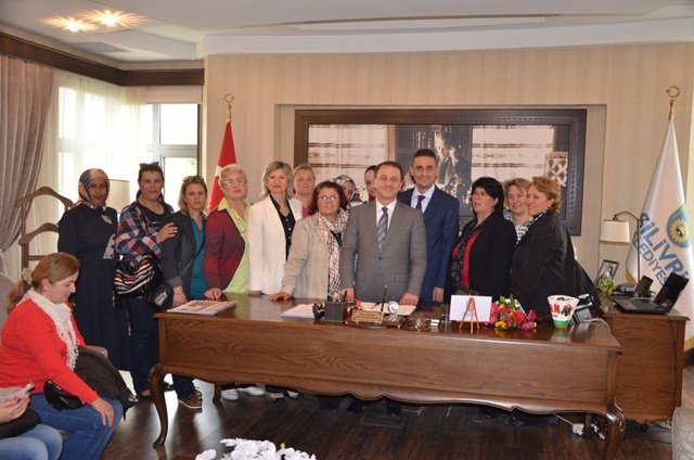 Işıklar Hemşerilerinden Gelen Tebrikleri Kabul Ediyor