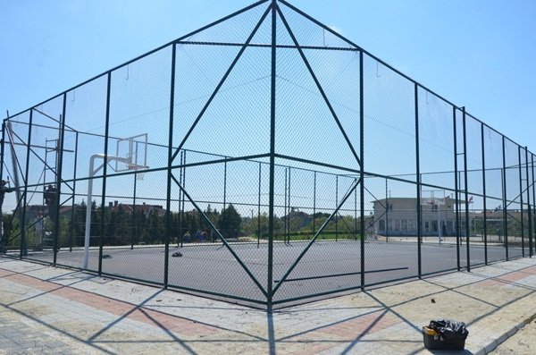 Alipaşa Mahallesi’ne Modern Spor Sahası