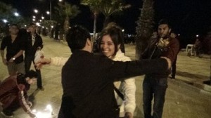 Silivri Sahilinde Keman ve Havai Fişek Eşliğinde Evlilik Teklifi