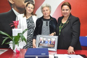 CHP’li kadınlardan anlamlı hareket