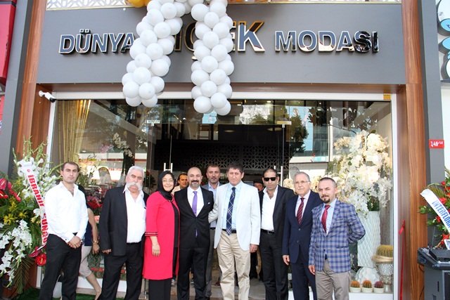 Esenyurt’ta Dünya Çiçek Modası Açıldı