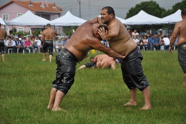 11. Kavaklı Yağlı Güreşleri Nefes Kesti