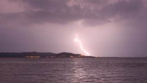 Marmara Adası’na Yıldırım Düştü