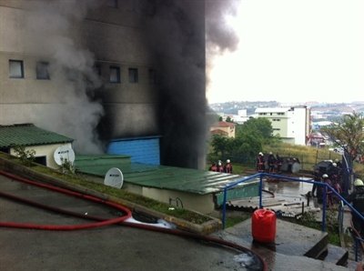 Hadımköy’de Fabrika Deposunda Çıkan Yangın Korkuttu
