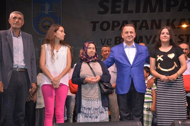 İhsanoğlu Selimpaşalılar’ı kutladı