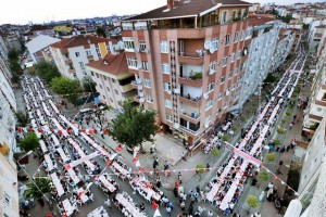 İki İlçe Tek Sofrada İftar Yaptı