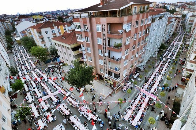 İki İlçe Tek Sofrada İftar Yaptı