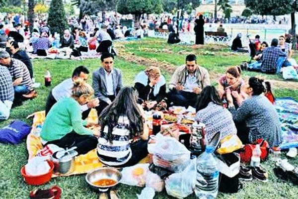 İftardan Sahura İstanbul Ayakta