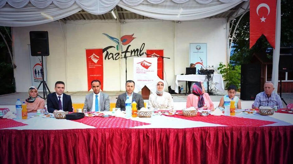 Coca-Cola’yı Protesto Eden Vali Fanta İçti