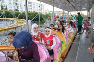 Savaşın Masum Çocukları Esenyurt’ta Bayram Sevincini Yaşadı