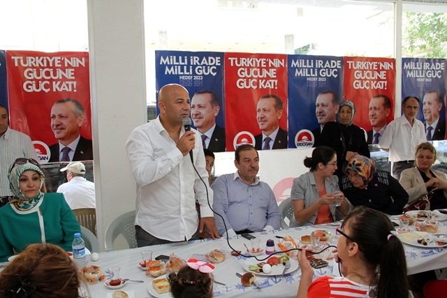 Yenikent Lokalinde Kadınlar Kahvaltıda Buluştu