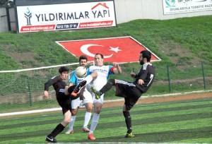 KAVAKLISPOR FIRTINASI SÜRÜYOR : 2-1