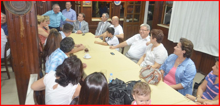 KAHVEHANEYİ HANIMLAR BASTI