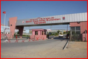 Avukatlara tahliye yok