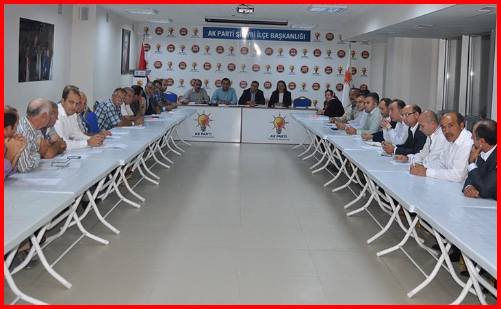 Mahalle başkanlarından bilgi aldı