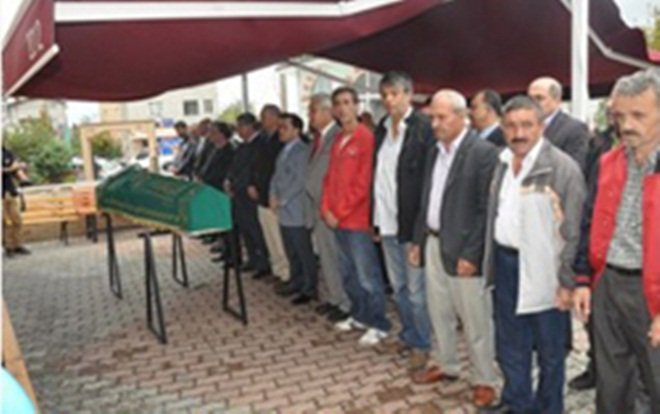 GAZETECİ İSMAİL GÜÇLÜ TOPRAĞA VERİLDİ