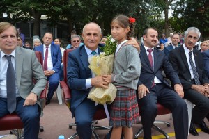 ‘Okulcu Hasan’ Yeni Okulların Müjdesini Verdi