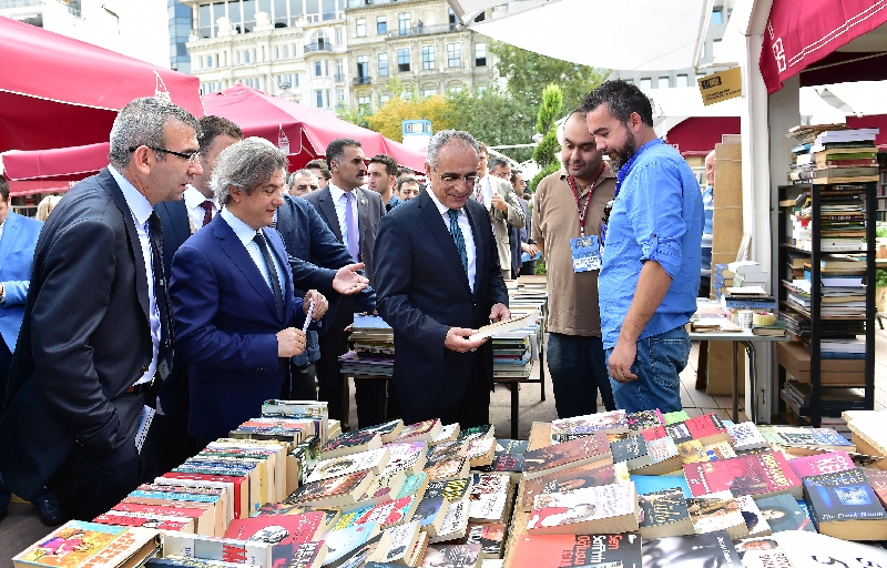 Sahaf Ve Kitap Dostları Beyoğlu’nda Buluştu