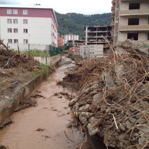 Beylikdüzü Belediyesi’nden Hopa’ya Yardım